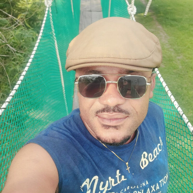 Profile picture of frank udosen